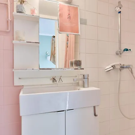 Guestready - Charming Studio In The 18Th Arr דירה *